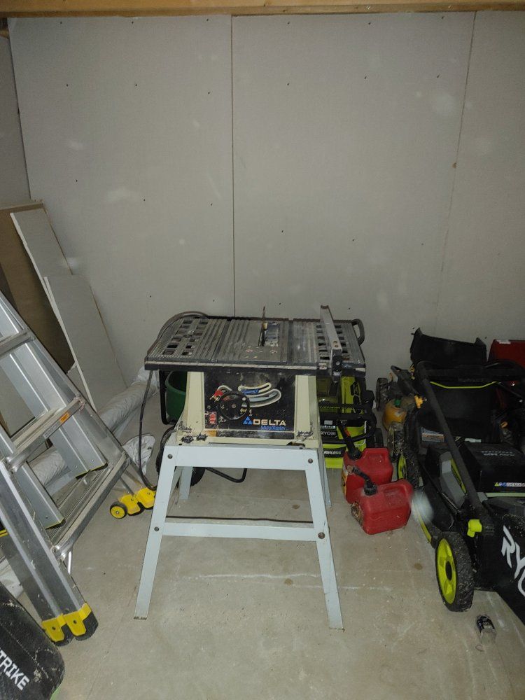 Delta ts200ls Table Saw frozen arbor nut