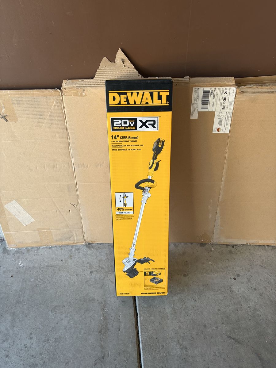 Dewalt 20V 14-In. Folding String Trimmer Kit