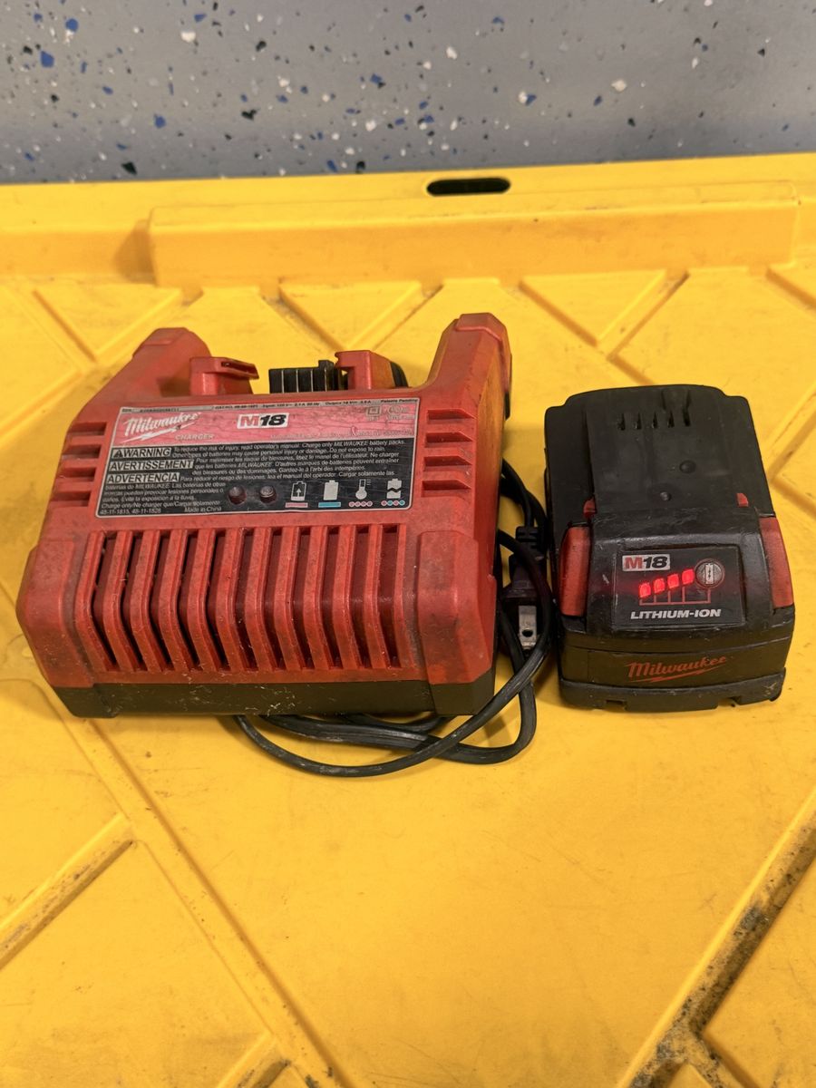 Milwaukee M18 Lithium-Ion Battery and Charger Set