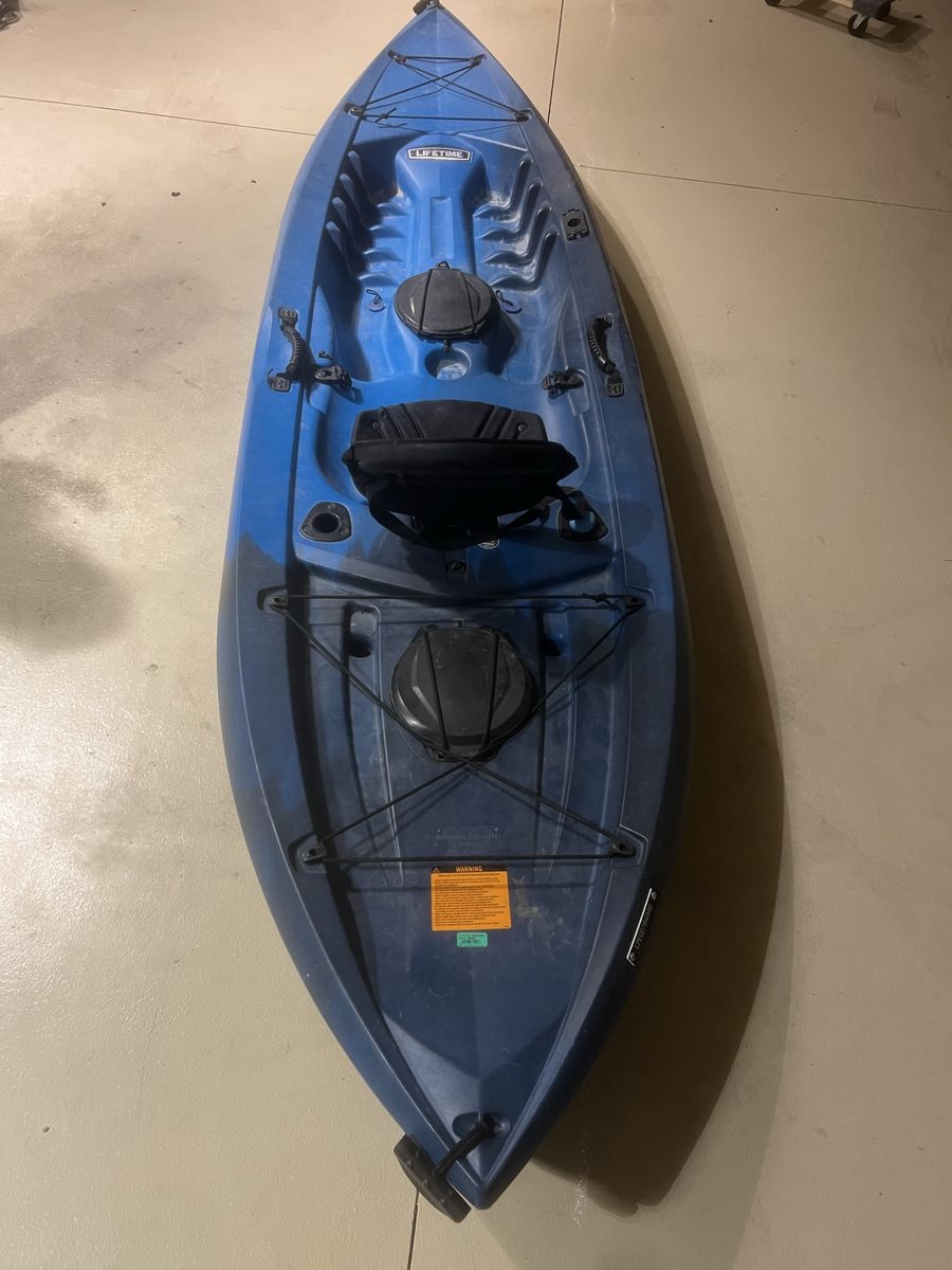 Life time 10’ fishing kayak 