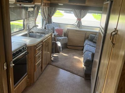 Awesome Alpenlite 25’ 5th wheel