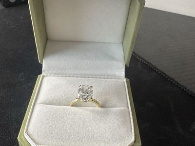 3 Carat oval engagement ring IGI certified