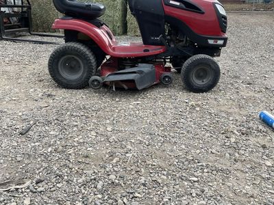 Craftsman YTS 4000 riding lawn mower
