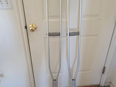 Crutches New Tall Medium Child