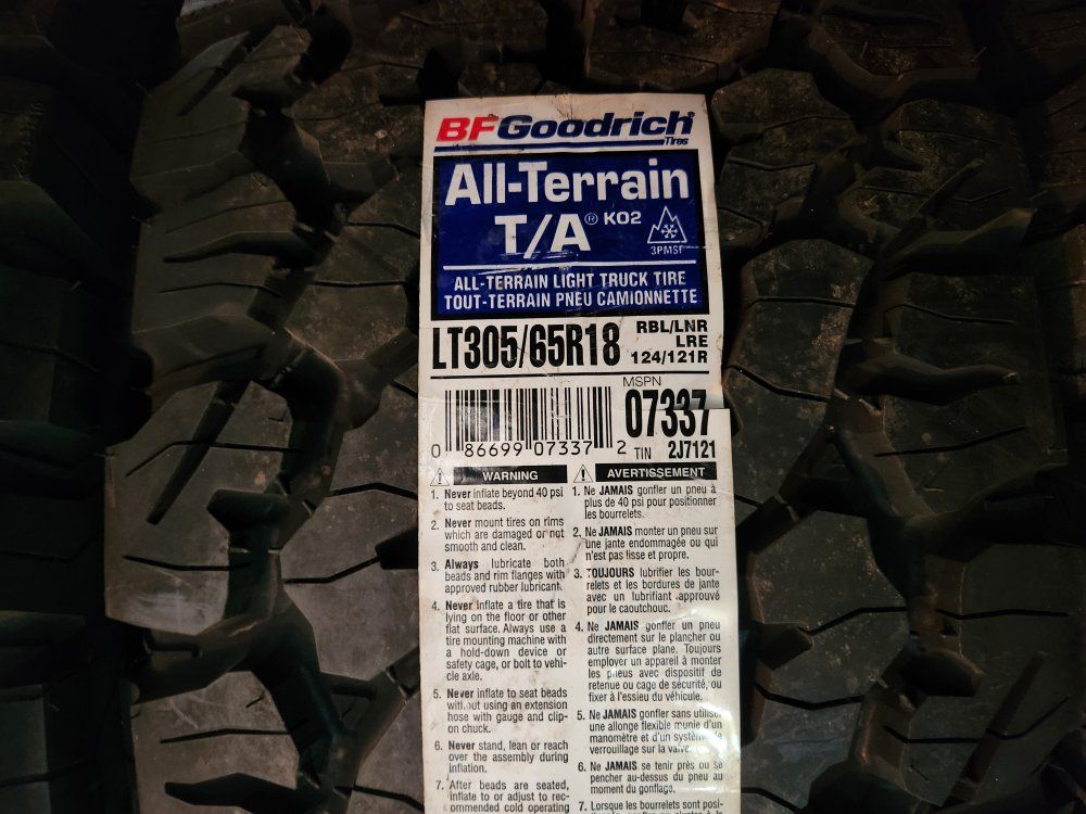 305/65r18 bfgoodrich Ko2 all terrain ta