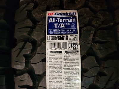 305/65r18 bfgoodrich Ko2 all terrain ta