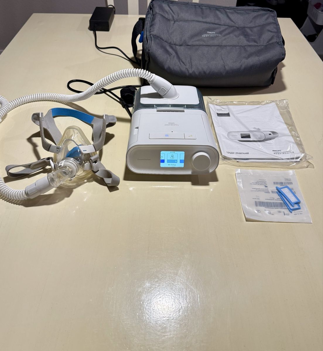 Philips Respironics DreamStation CPAP + F20 Air Mask & Headgear + Heated Humidifier (Retail: $1899)