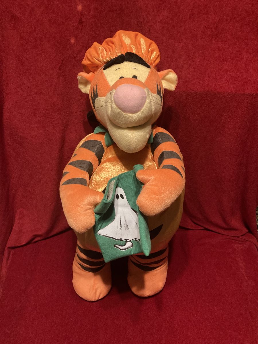 Disney Halloween Tigger Dressed Up as Pumpkin With Bag 26 Inch Like New