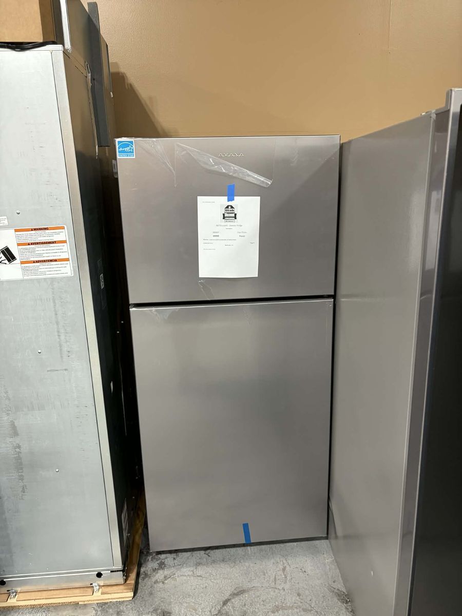 NEW AMANA 19 C FT STAINLESS TOP FREEZER FRIDGE