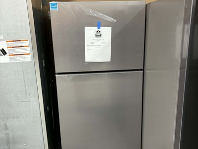 NEW AMANA 19 C FT STAINLESS TOP FREEZER FRIDGE