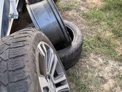 GMC Yukon Denali rims/ tires