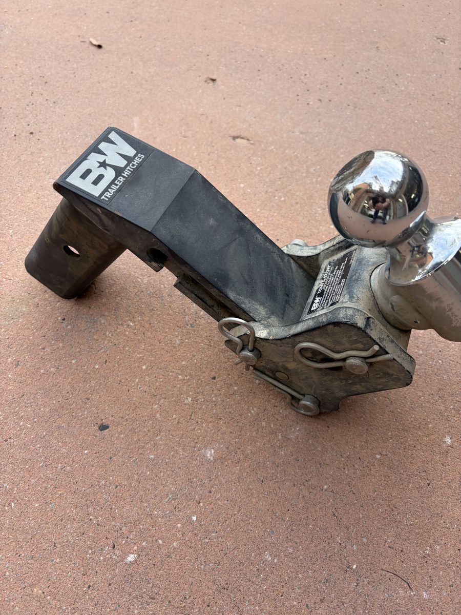 B And W Multipro Tow And Stow Hitch