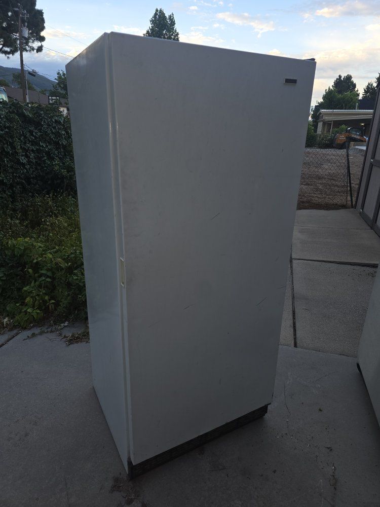 Kenmore Upright Standup Freezer White Used