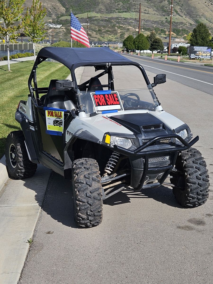 Polaris Razor 800S