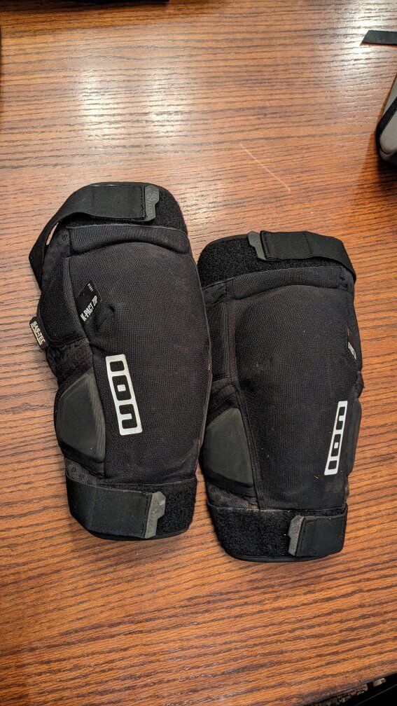 Icon Knee Pads XL zipper&straps
