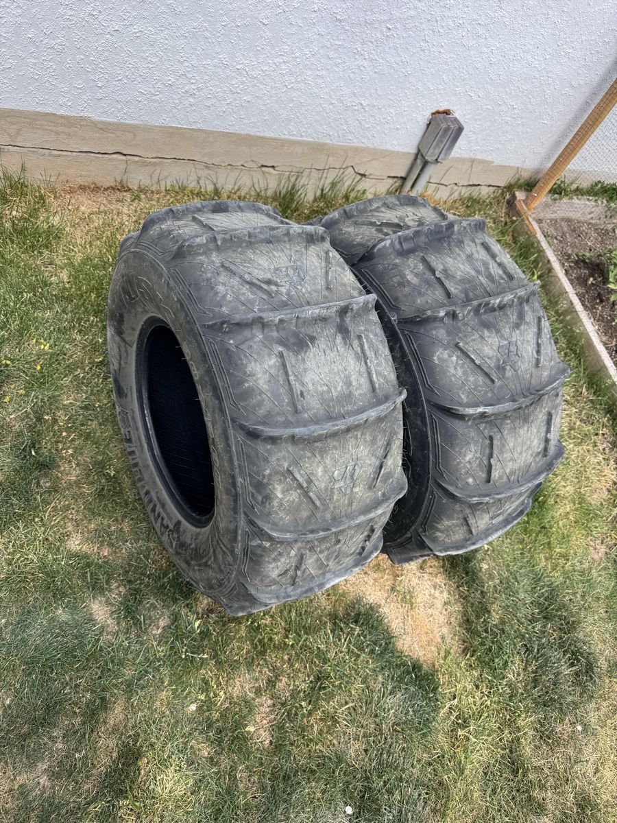 Paddle tires