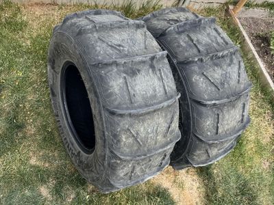 Paddle tires