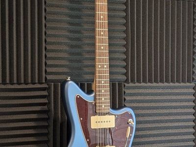 Fender American Performer Jazzmaster Electric Guitar - Lake Placid Blue