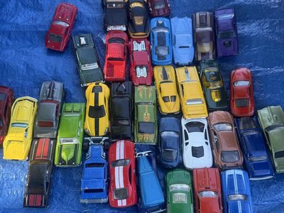 Hot Wheels die-cast cars large lot