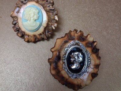 VINTAGE CAMEOS ON ELK HORN BROCH PINS