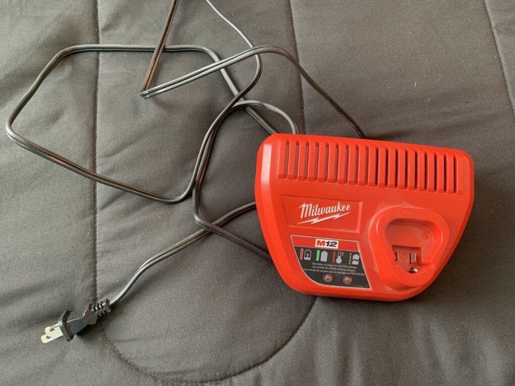 Milwaukee M12 Battery Charger