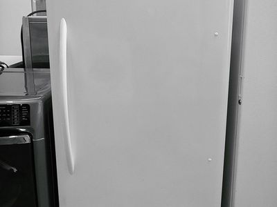 17 cf Upright Freezer~90 Day Guarantee~Frost Free