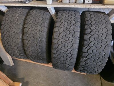 BFG KO2 285/70R17