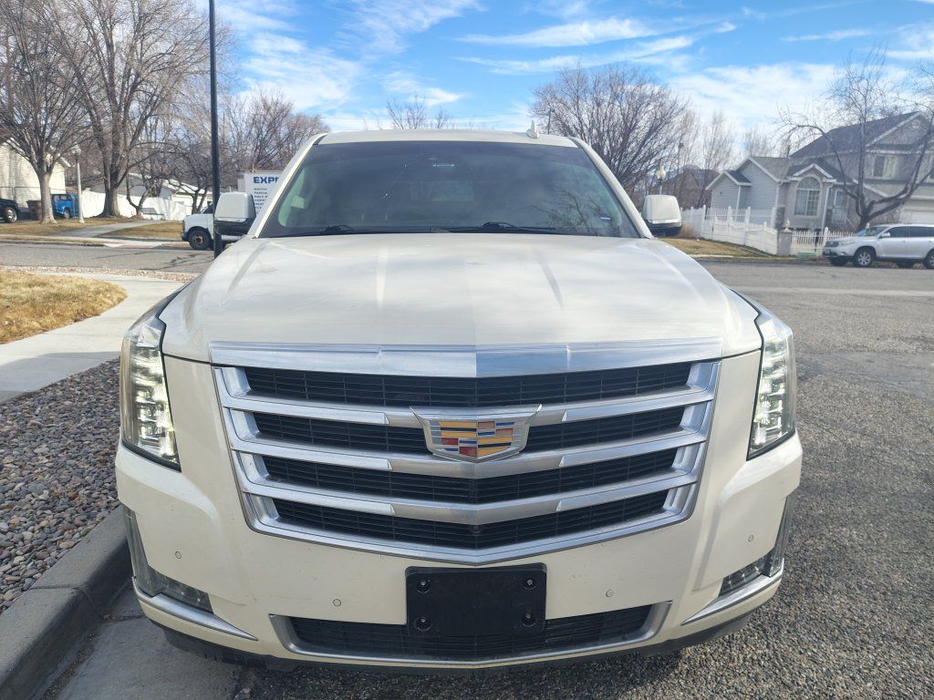 Cadillac Escalade SUV, Year Unknown, Beige Interior, Sunroof, Leather Seats