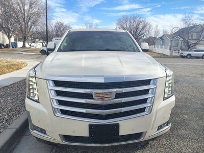 Cadillac Escalade SUV, Year Unknown, Beige Interior, Sunroof, Leather Seats
