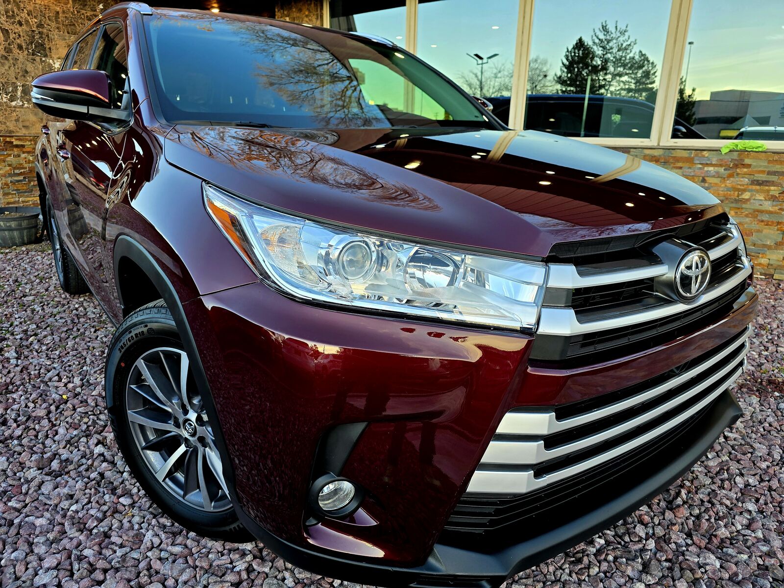 2019 TOYOTA HIGHLANDER XLE