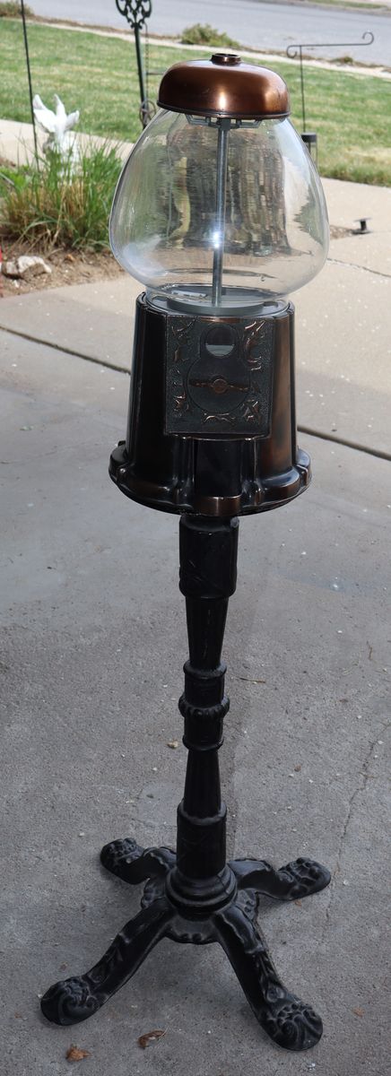 Old Fashion Gum Ball Machine Decor (Untested)