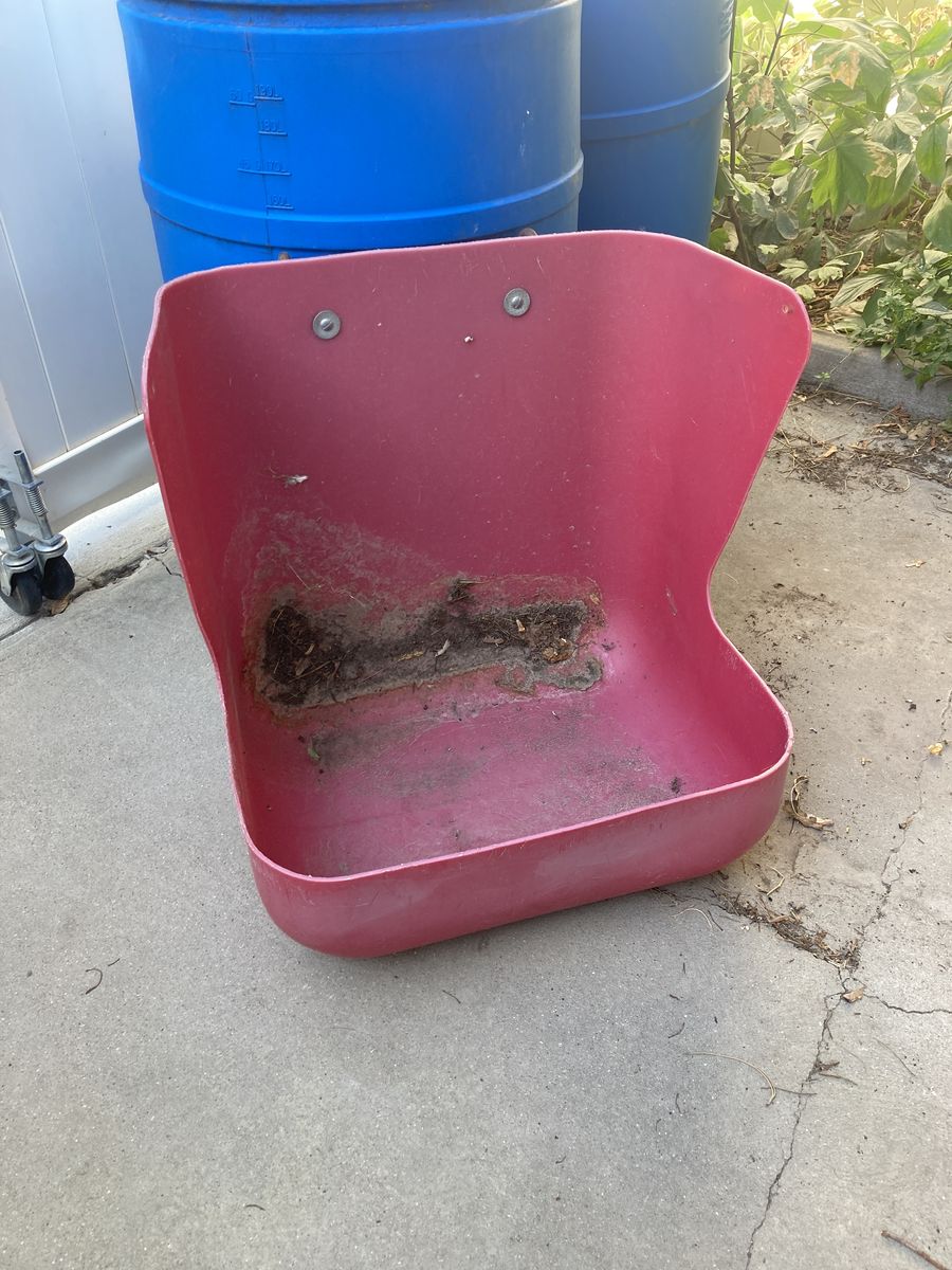 Hay feeder