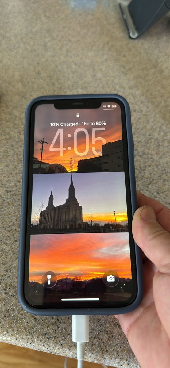 Unlocked purple iPhone 11 64 GB