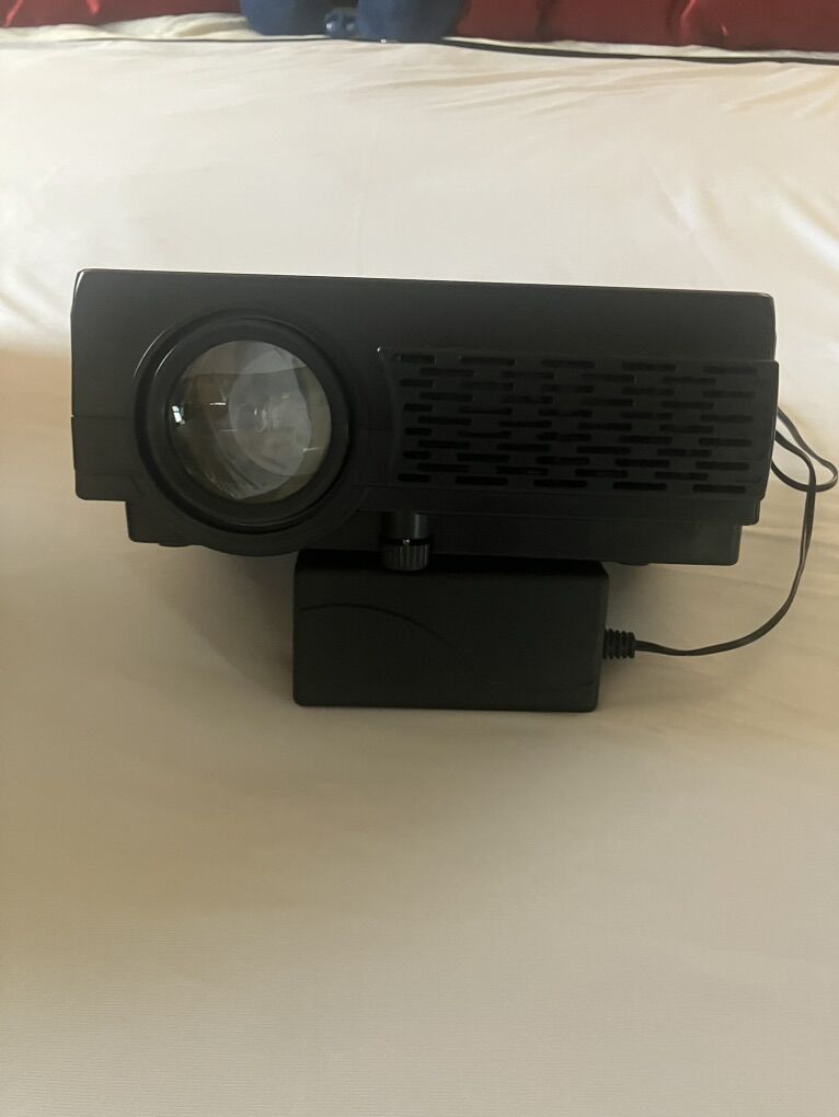 GPX Mini Projector With 120 Screen & Party Spkr