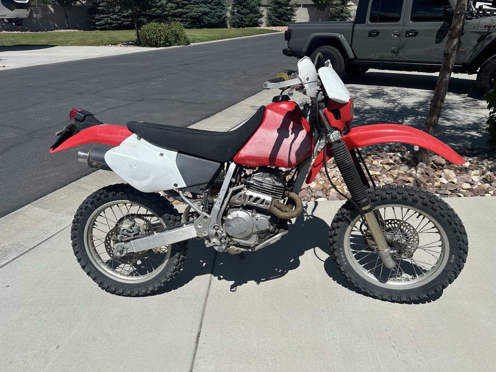 2002 Honda XR250r Dirt Bike - Red Dual-Sport