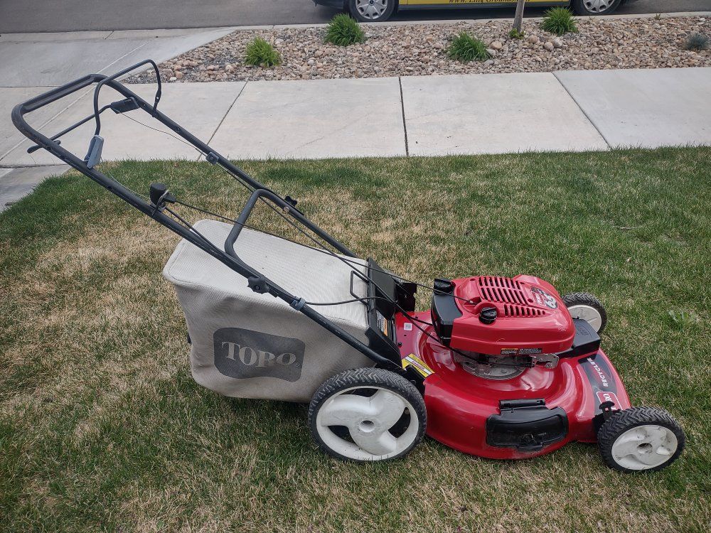 Lawn mower "Toro" 6.75 HP self-propelled