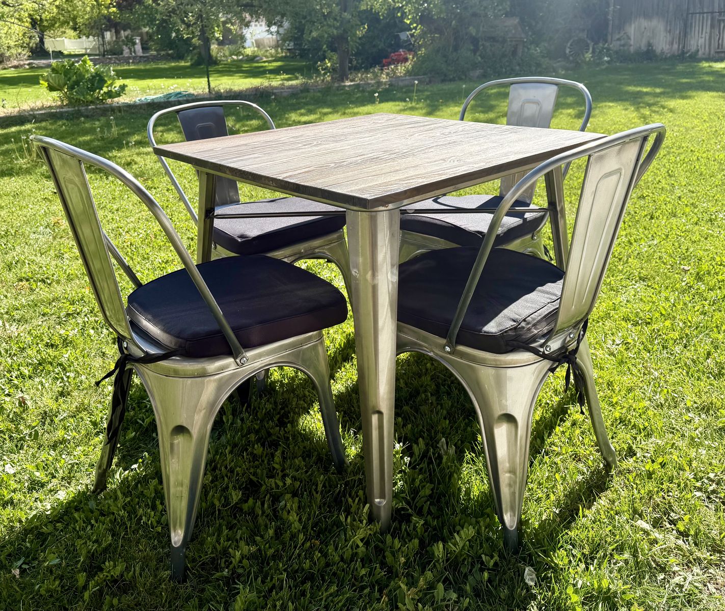 Table set indoor or outdoor