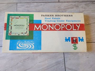 Vintage 1961 Parker Brothers Monopoly Board Game -complete set