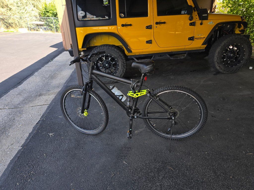 Genesis Incline 29-Inch Men's Mountain Bike (Model GS-72950).