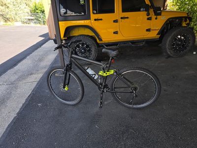 Genesis Incline 29-Inch Men's Mountain Bike (Model GS-72950).