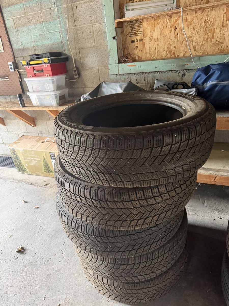 255/60/R20 Michelin X ice Snow tires