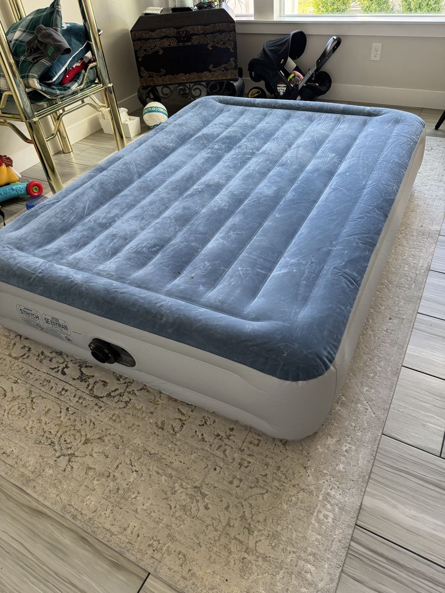 Intex 15" Queen Essential Rest Dura-Beam Deluxe Airbed Mattress with Built in Pump