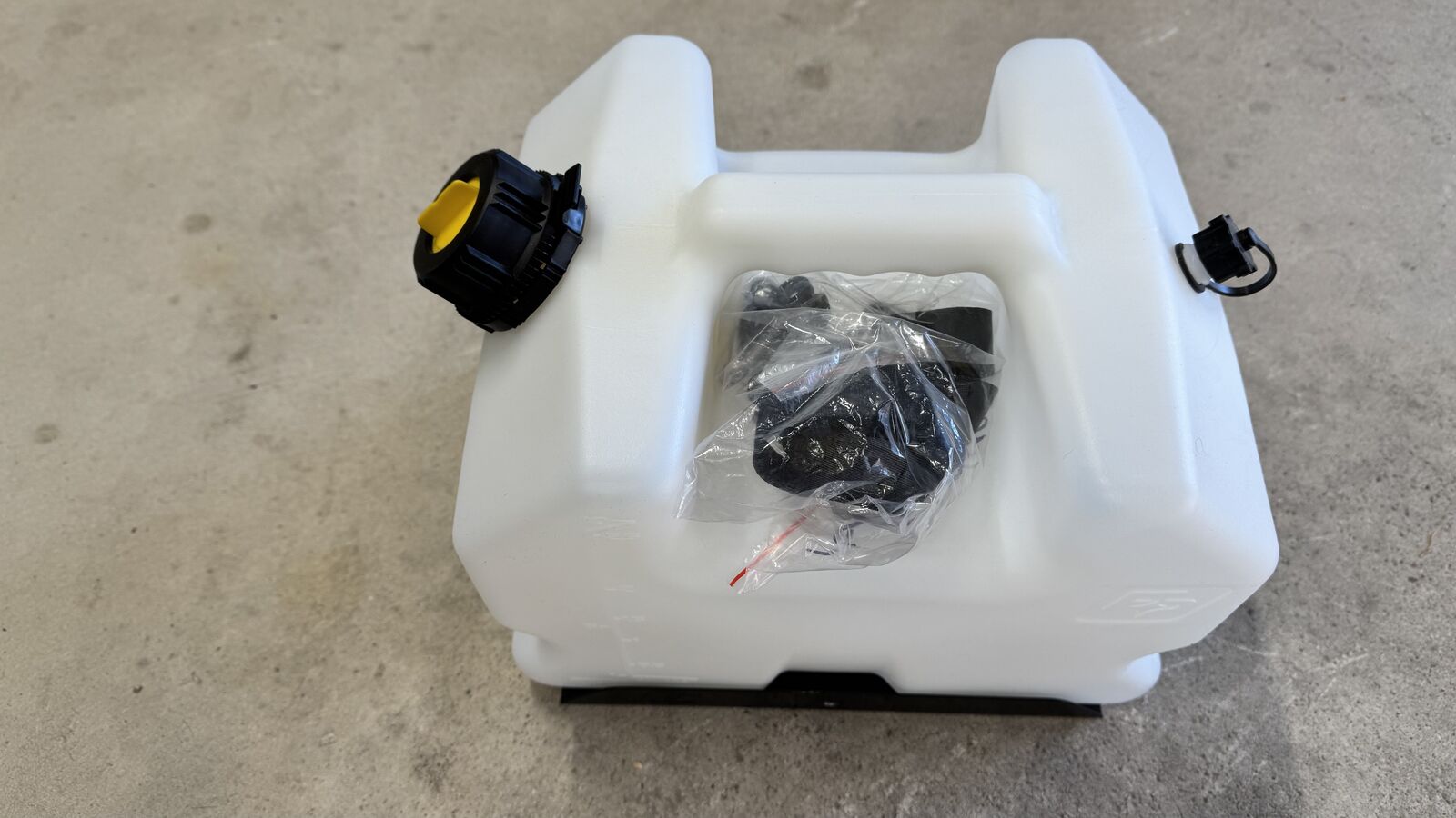 Fire Power LCS 2.5 Gallon Fuel Container and Base Mount Kit (snowbike, snowmobile, ATV)