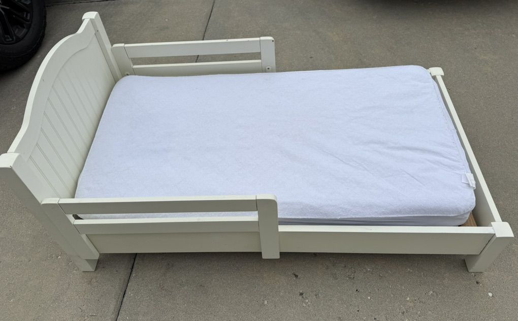 Toddler Bed With Mattress & Cover