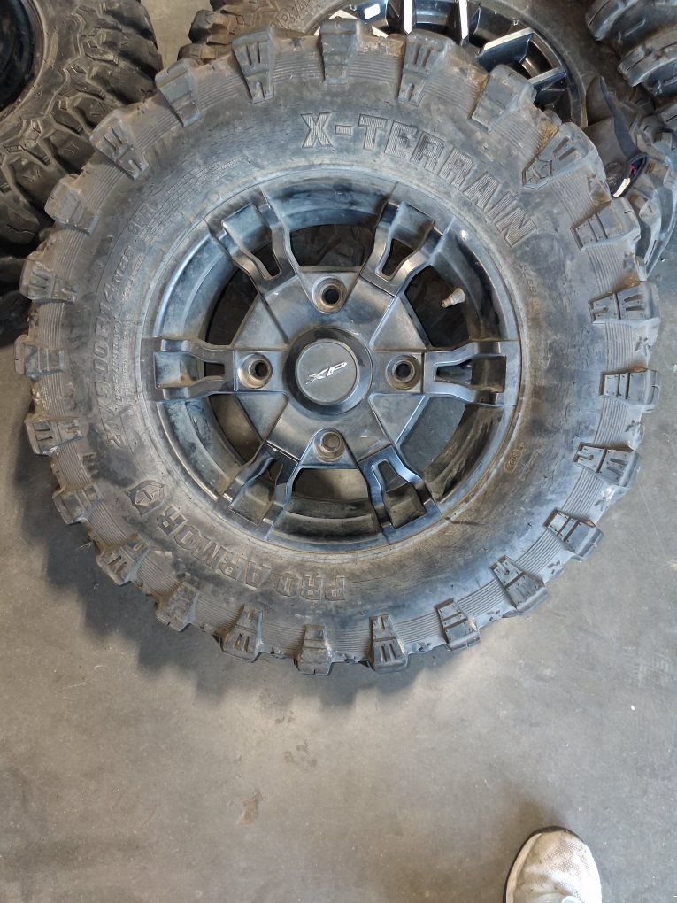 Polaris Pro Armor X-Terrain 27x9.00R-14 UTV Tire and Wheel - Good Condition