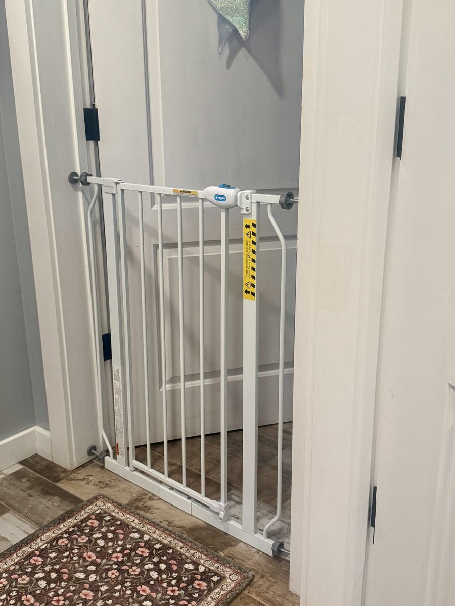 Dreambaby Extra Tall & Wide Pressure Mounted Baby Gate White - Fits 29-38" Openings