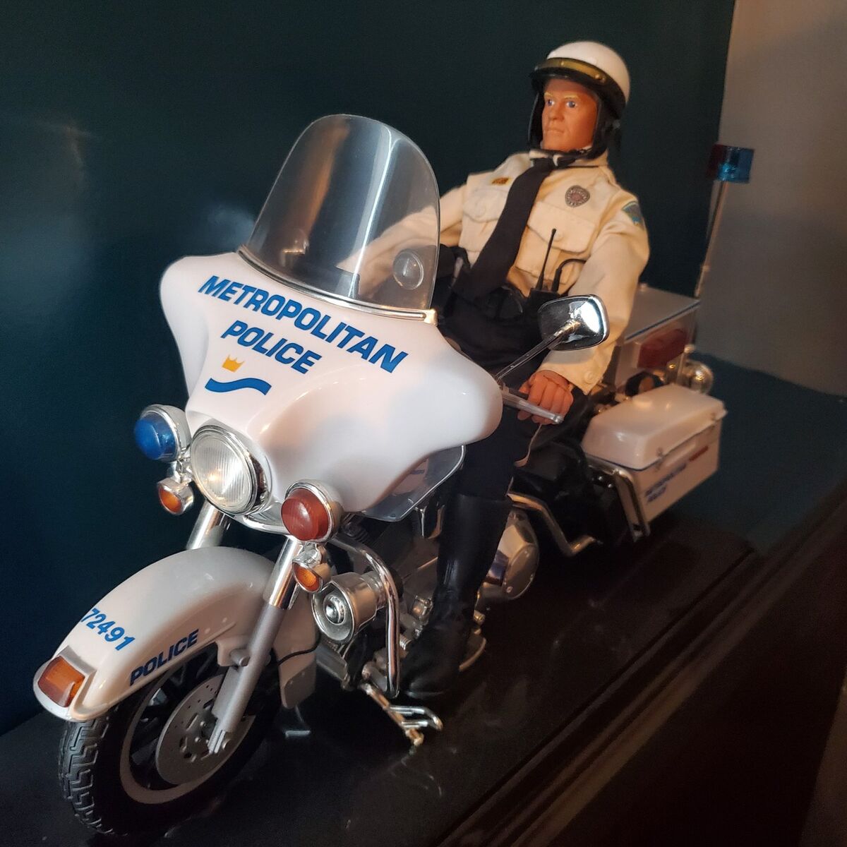 G.I. Joe Metro Police Officer & Harley-Davidson