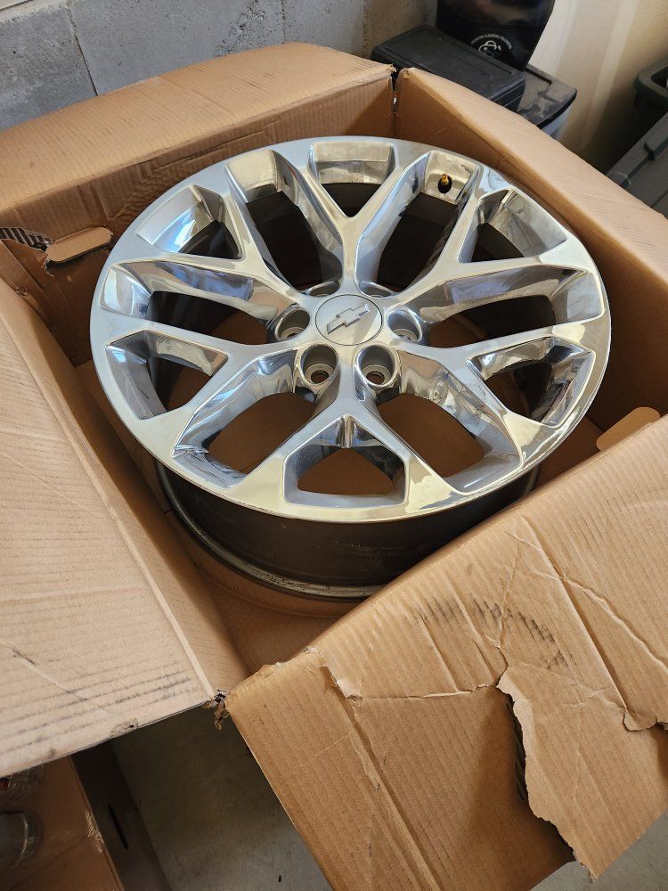 NEW OEM 20" Chevy Tahoe LTZ Polished Wheels - Set of 4 (Boxed)