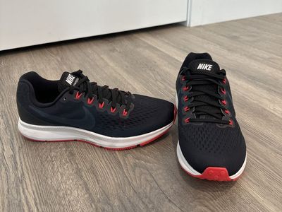 Nike Pegasus 34 - Like New, Mens Size 9