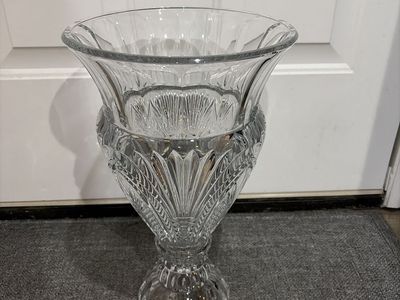 MintConditionMassive Like New Shannon Crysal Vase